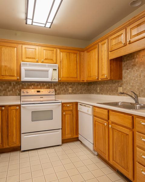 Tiny photo for 741 S Parkcrest Drive #741, Freeport, IL 61032 (MLS # 12630499)