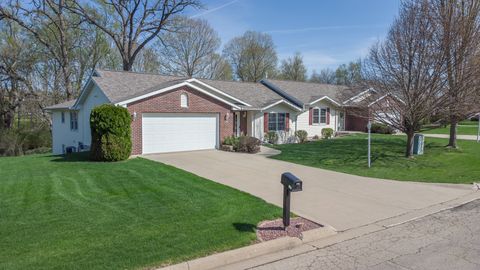 Tiny photo for 741 S Parkcrest Drive #741, Freeport, IL 61032 (MLS # 12630499)