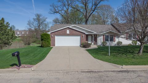 Photo of 741 S Parkcrest Drive #741, Freeport, IL 61032 (MLS # 12630499)