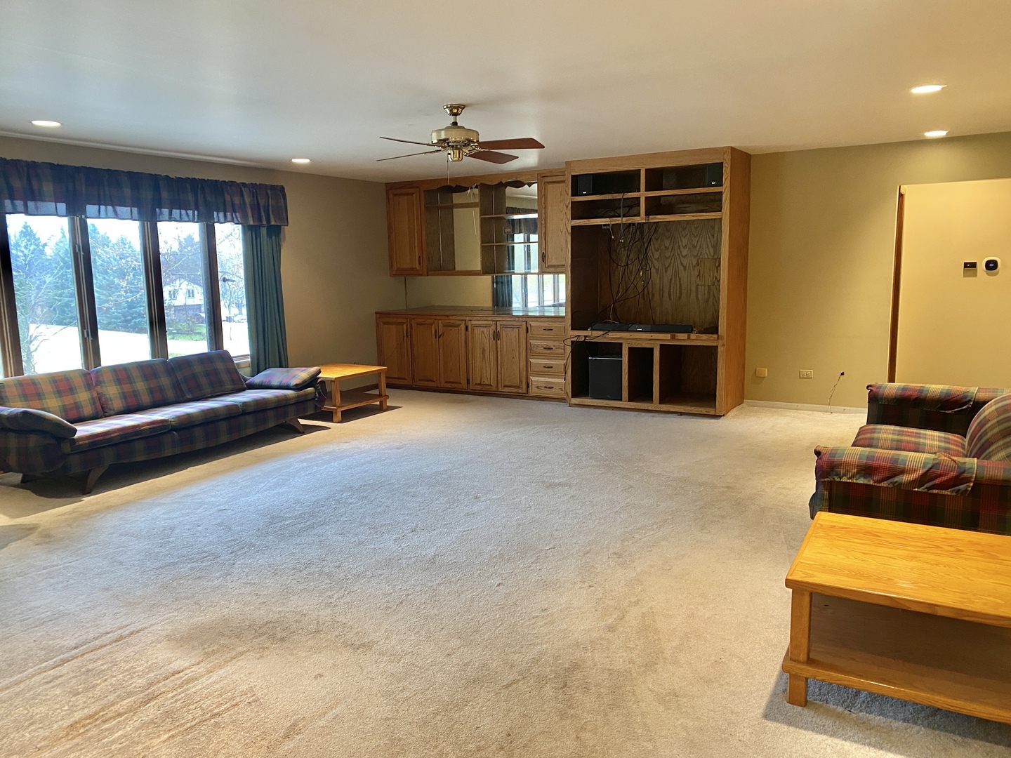 Woodstock, Illinois 60098, United States, 3 Bedrooms Bedrooms, ,3 BathroomsBathrooms,Residential,Active,248398