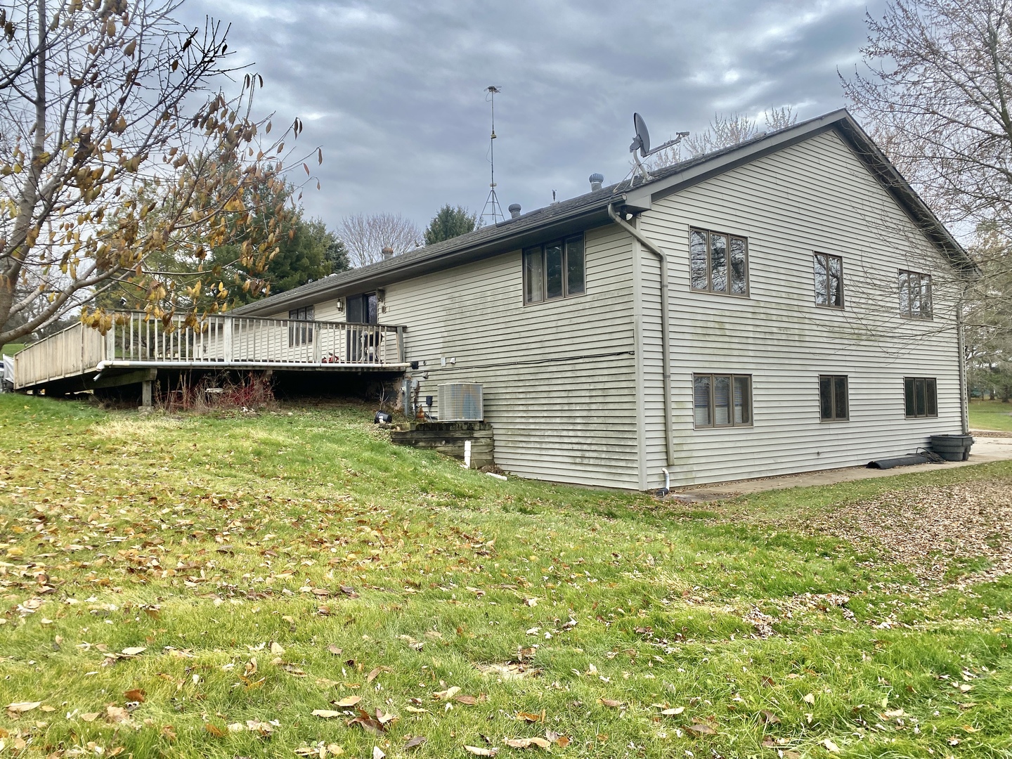 Woodstock, Illinois 60098, United States, 3 Bedrooms Bedrooms, ,3 BathroomsBathrooms,Residential,Active,248398