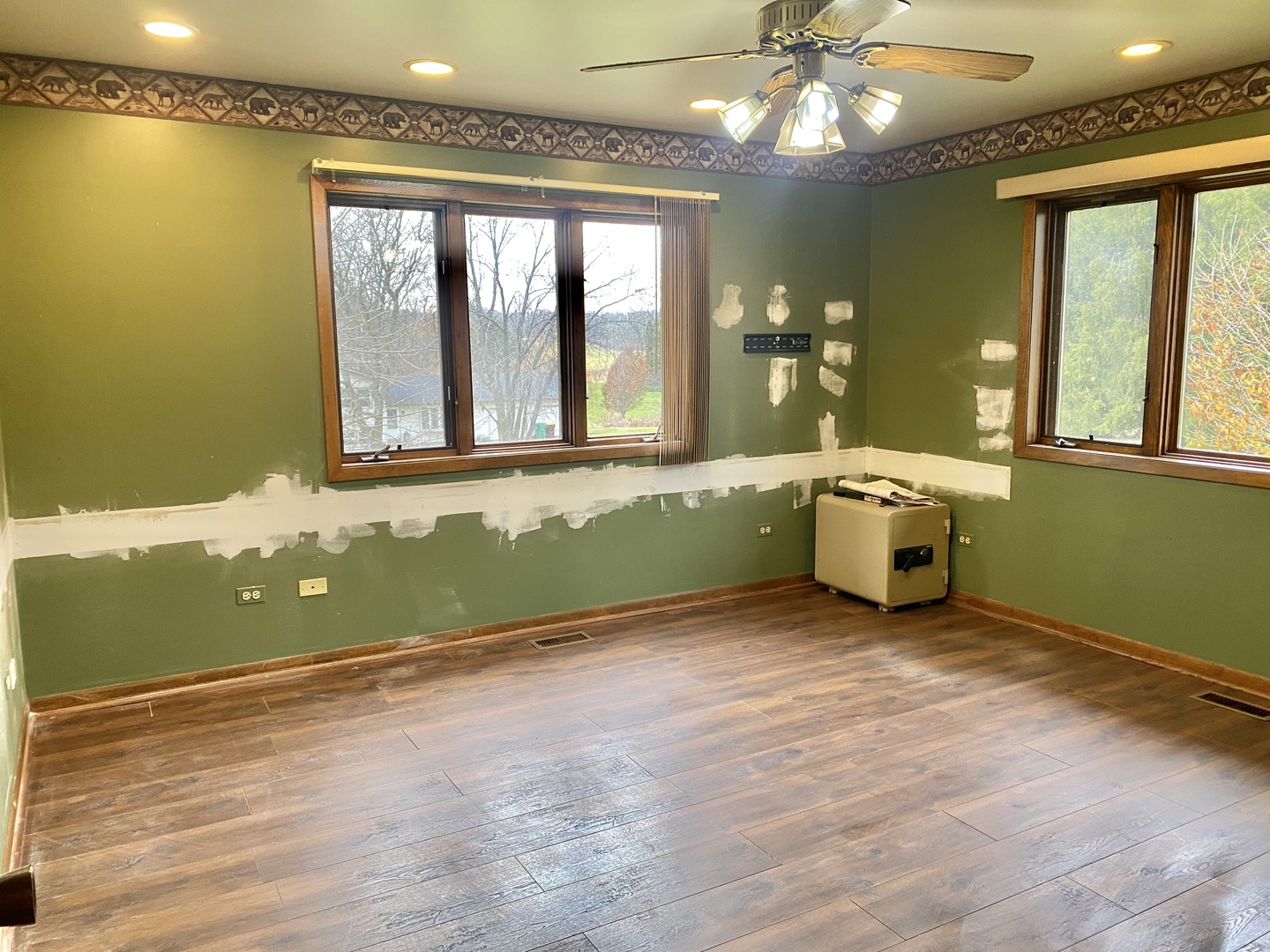 Woodstock, Illinois 60098, United States, 3 Bedrooms Bedrooms, ,3 BathroomsBathrooms,Residential,Active,248398