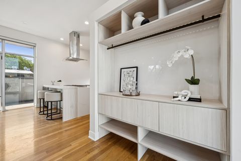 Tiny photo for 2610 N Mildred Avenue #201, Chicago, IL 60614 (MLS # 12434429)