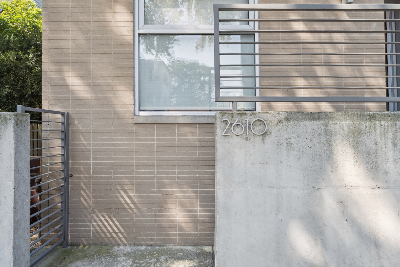 2610 N Mildred Avenue 201