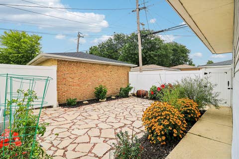 Tiny photo for 7005 W 63rd Place, Chicago, IL 60638 (MLS # 12732350)