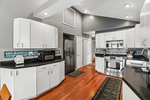 Tiny photo for 7005 W 63rd Place, Chicago, IL 60638 (MLS # 12732350)