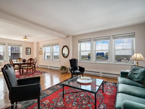 Tiny photo for 5555 N SHERIDAN Road #807, Chicago, IL 60640 (MLS # 12625012)