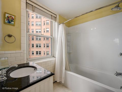 Tiny photo for 5555 N SHERIDAN Road #807, Chicago, IL 60640 (MLS # 12625012)