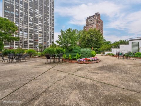 Tiny photo for 5555 N SHERIDAN Road #807, Chicago, IL 60640 (MLS # 12625012)