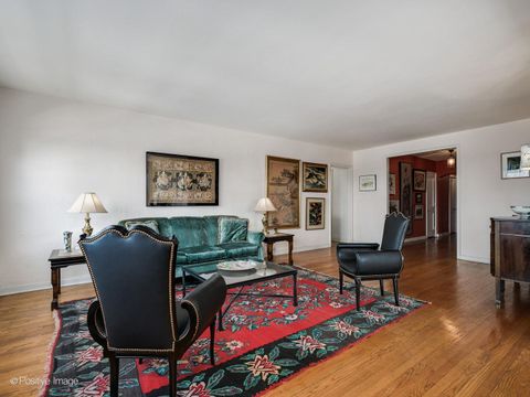Tiny photo for 5555 N SHERIDAN Road #807, Chicago, IL 60640 (MLS # 12625012)