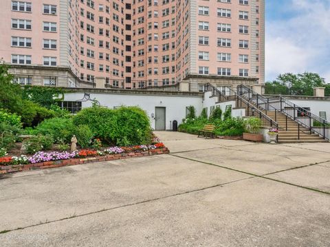 Tiny photo for 5555 N SHERIDAN Road #807, Chicago, IL 60640 (MLS # 12625012)