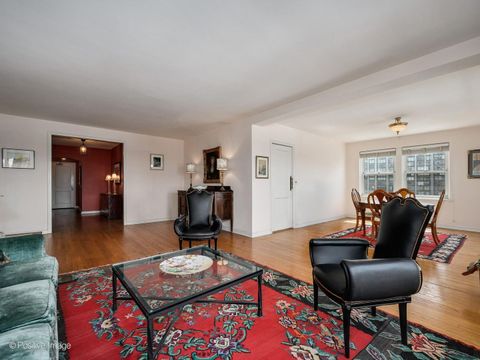 Tiny photo for 5555 N SHERIDAN Road #807, Chicago, IL 60640 (MLS # 12625012)