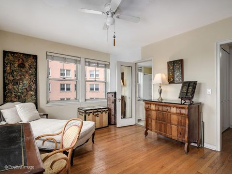 Tiny photo for 5555 N SHERIDAN Road #807, Chicago, IL 60640 (MLS # 12625012)