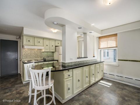 Tiny photo for 5555 N SHERIDAN Road #807, Chicago, IL 60640 (MLS # 12625012)