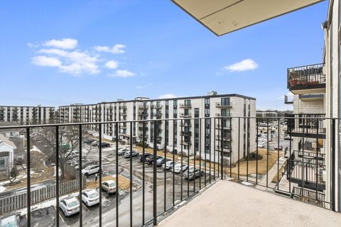 Tiny photo for 9078 W Heathwood Drive #5D, Niles, IL 60714 (MLS # 12586376)