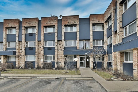 Photo of 8637 1/2 W FOSTER Avenue #1B, Chicago, IL 60656 (MLS # 12763419)