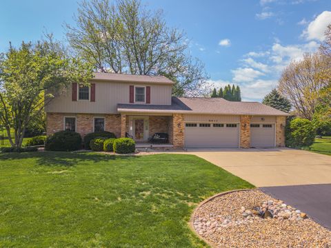 Photo of 8833 Tamarac Way, Bloomington, IL 61705 (MLS # 12623930)