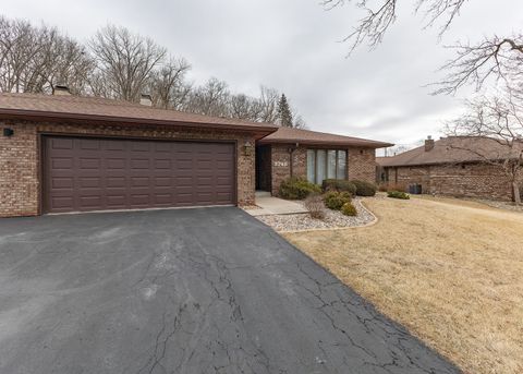 Photo of 3748 53rd Street, Moline, IL 61265 (MLS # 12576016)