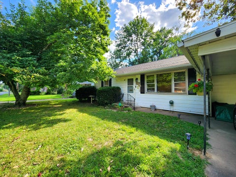Tiny photo for 404 N Smith Street, Carbondale, IL 62901 (MLS # 12764938)