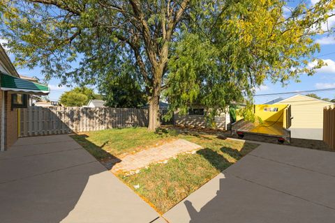 Tiny photo for 2933 Lincoln Street, Franklin Park, IL 60131 (MLS # 12502553)