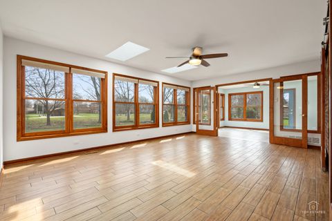 Tiny photo for 225 Fairway Drive, Prospect Heights, IL 60070 (MLS # 12591225)