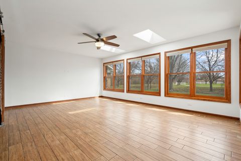 Tiny photo for 225 Fairway Drive, Prospect Heights, IL 60070 (MLS # 12591225)