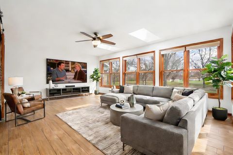 Tiny photo for 225 Fairway Drive, Prospect Heights, IL 60070 (MLS # 12591225)