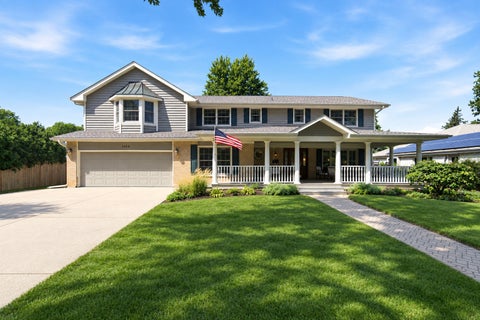 Photo of 1654 Wadsworth Road, Wheaton, IL 60189 (MLS # 12747996)