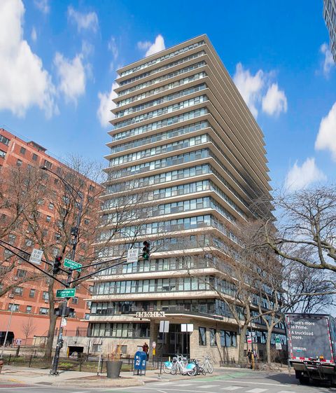 Tiny photo for 5801 N SHERIDAN Road #18C, Chicago, IL 60660 (MLS # 12596170)