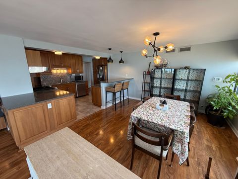 Tiny photo for 5801 N SHERIDAN Road #18C, Chicago, IL 60660 (MLS # 12596170)