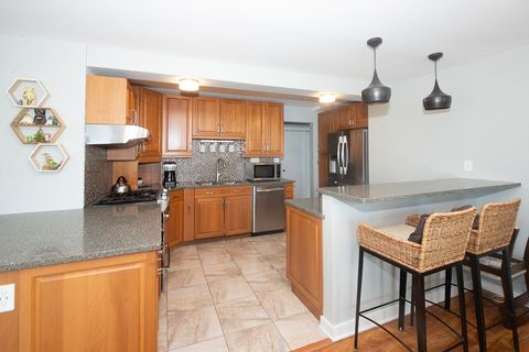 Tiny photo for 5801 N SHERIDAN Road #18C, Chicago, IL 60660 (MLS # 12596170)