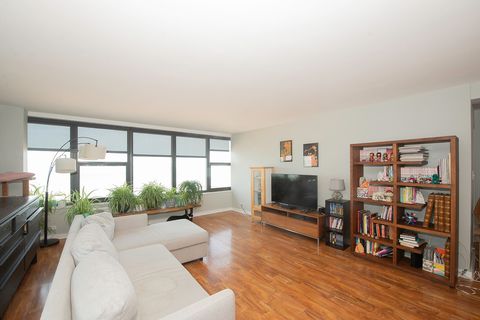 Tiny photo for 5801 N SHERIDAN Road #18C, Chicago, IL 60660 (MLS # 12596170)