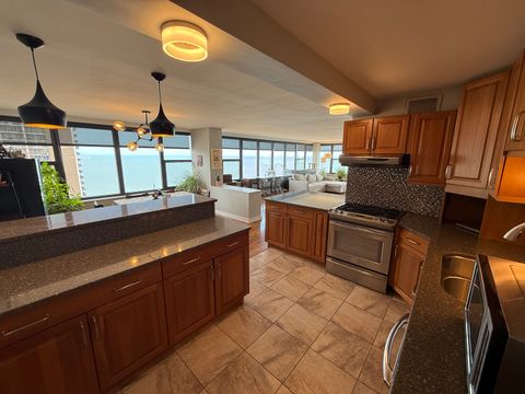 Tiny photo for 5801 N SHERIDAN Road #18C, Chicago, IL 60660 (MLS # 12596170)