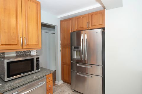Tiny photo for 5801 N SHERIDAN Road #18C, Chicago, IL 60660 (MLS # 12596170)