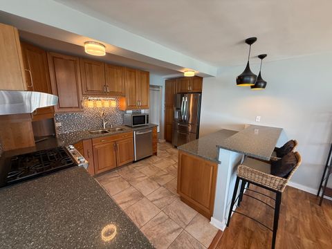 Tiny photo for 5801 N SHERIDAN Road #18C, Chicago, IL 60660 (MLS # 12596170)