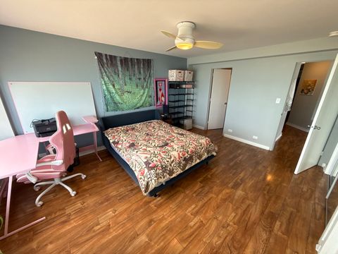 Tiny photo for 5801 N SHERIDAN Road #18C, Chicago, IL 60660 (MLS # 12596170)