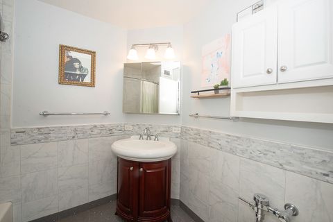 Tiny photo for 5801 N SHERIDAN Road #18C, Chicago, IL 60660 (MLS # 12596170)