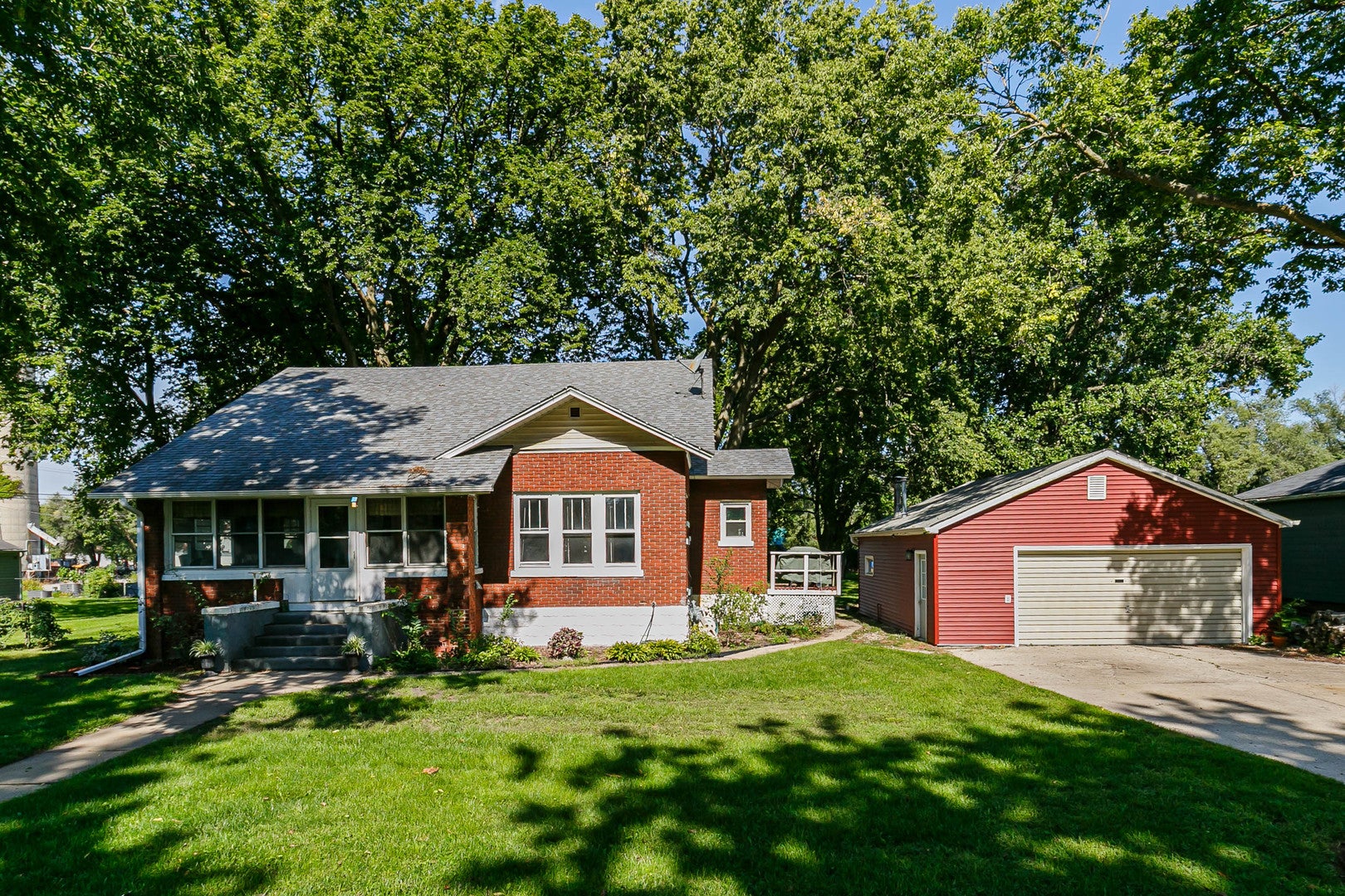 1009 Main Street