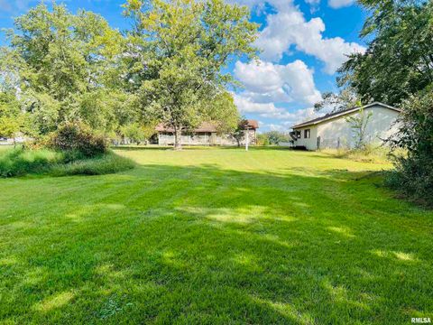 Tiny photo for 295 Country Acres Road, Eldorado, IL 62930 (MLS # EB460052)