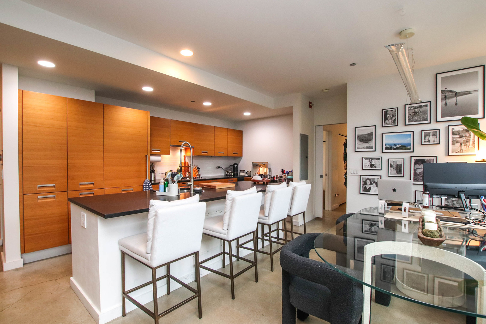 156 W Superior Street 302