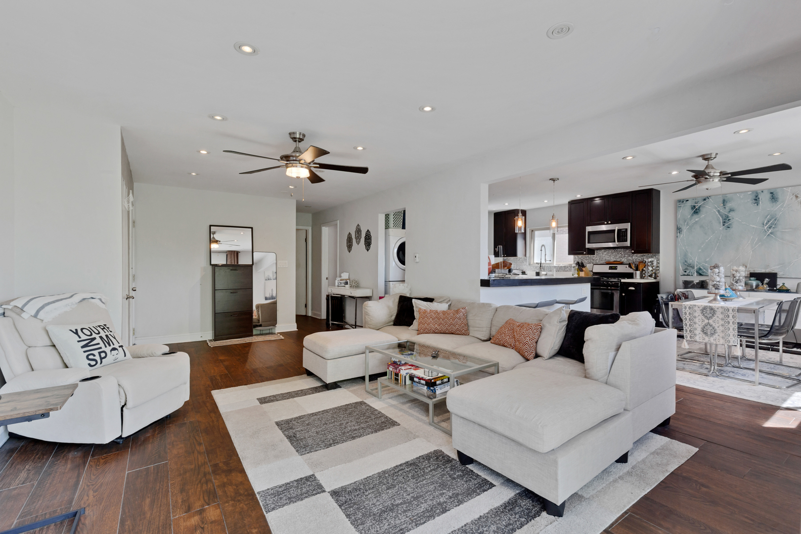 1640 W Sherwin Avenue 4D