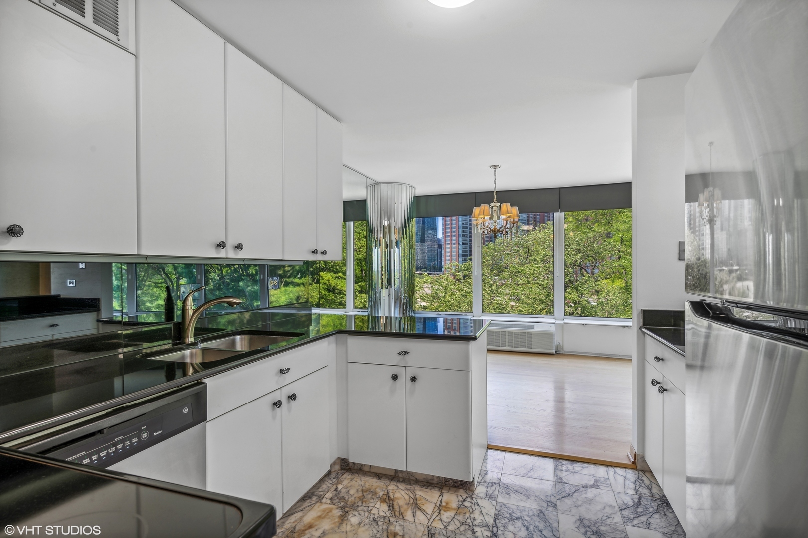 505 N Lake Shore Drive 516