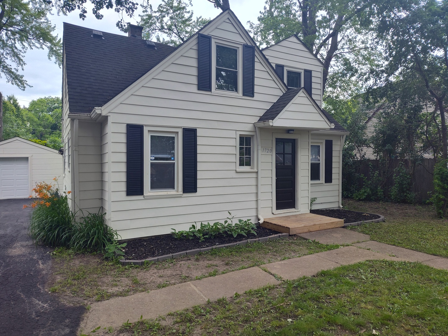 1720 Hiawatha Trail