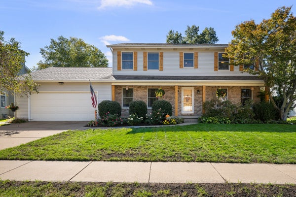 2493 COUNTRYSIDE LN, BETTENDORF, IA 52722 - Image 73d9e91069b0542eeaab1c814eadfb01/935249792