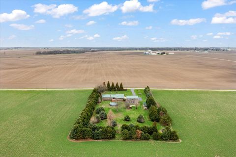 Tiny photo for 14540 E 3400 North Road, Rossville, IL 60963 (MLS # 12606327)