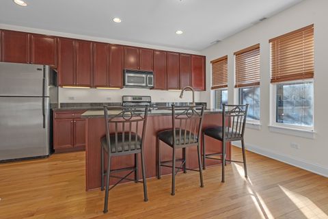 Tiny photo for 6811 N Lakewood Avenue #1W, Chicago, IL 60626 (MLS # 12557242)
