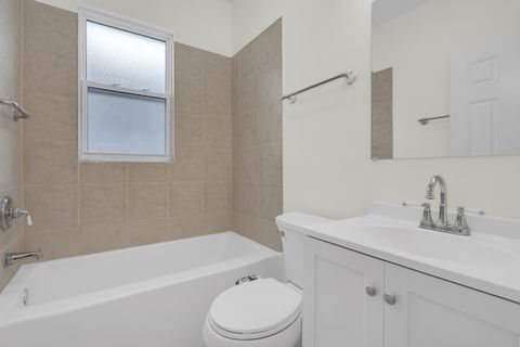 Tiny photo for 6811 N Lakewood Avenue #1W, Chicago, IL 60626 (MLS # 12557242)