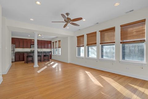 Tiny photo for 6811 N Lakewood Avenue #1W, Chicago, IL 60626 (MLS # 12557242)