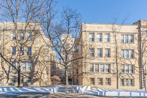 Tiny photo for 6811 N Lakewood Avenue #1W, Chicago, IL 60626 (MLS # 12557242)