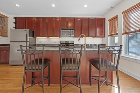 Tiny photo for 6811 N Lakewood Avenue #1W, Chicago, IL 60626 (MLS # 12557242)